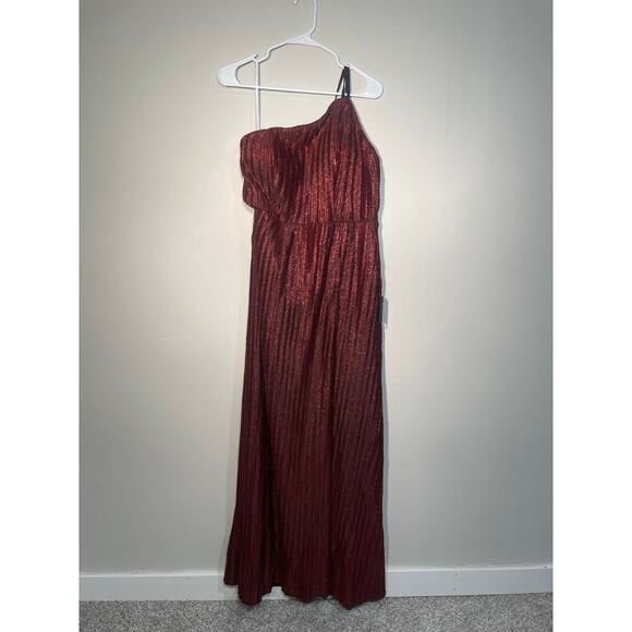 NWT Lulu’s Get To The Groove Shiny Red Pleated One Shoulder Maxi Dress - Picture 2 of 13